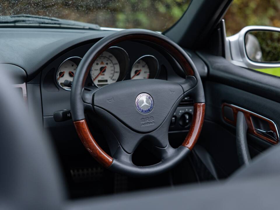 Image 24/47 of Mercedes-Benz SLK 230 Kompressor (2000)