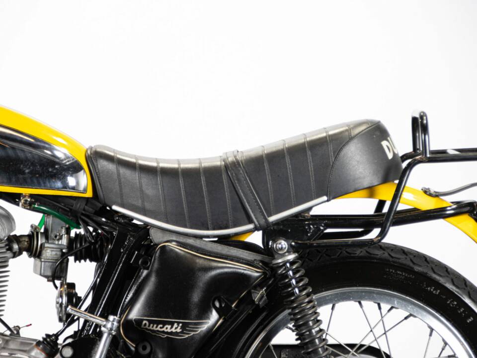 Bild 19/50 von Ducati 450 Scrambler (1969)