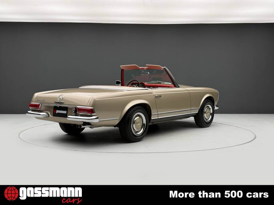 Image 7/15 of Mercedes-Benz 230 SL (1966)
