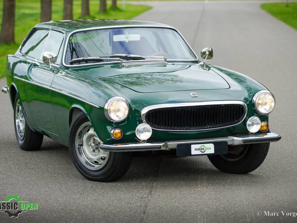 Image 10/34 of Volvo 1800 ES (1972)