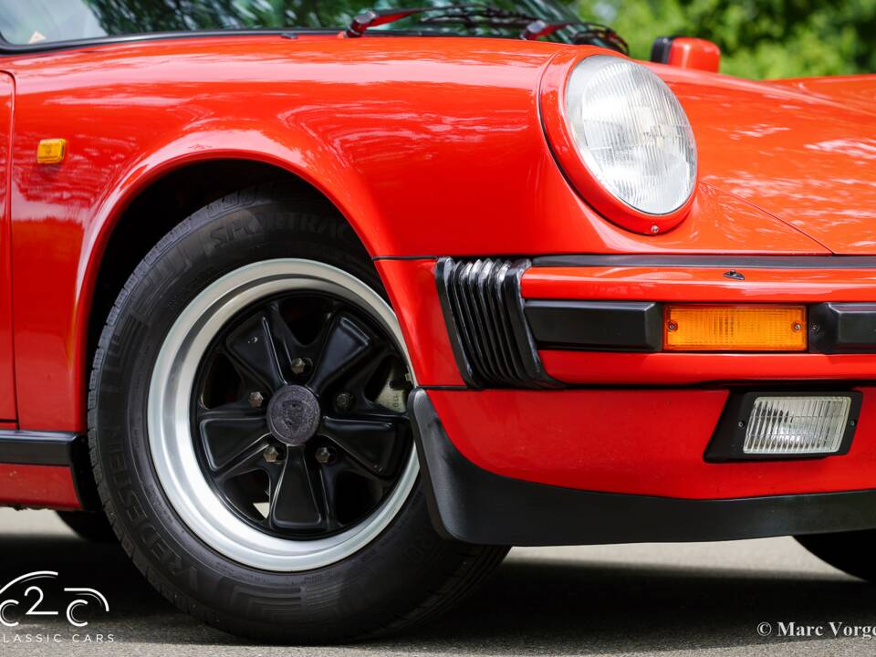 Image 35/63 of Porsche 911 Carrera 3.2 (1986)