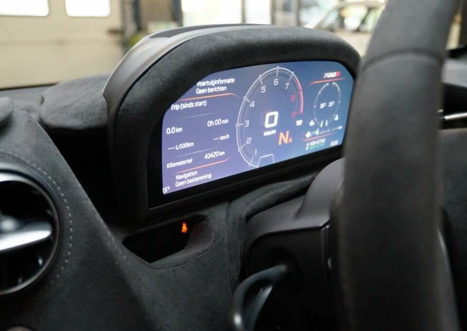 Imagen 12/50 de McLaren 720S Spider (2021)