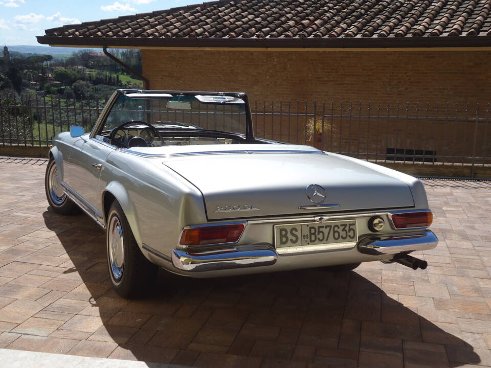 Image 8/20 de Mercedes-Benz 230 SL (1963)