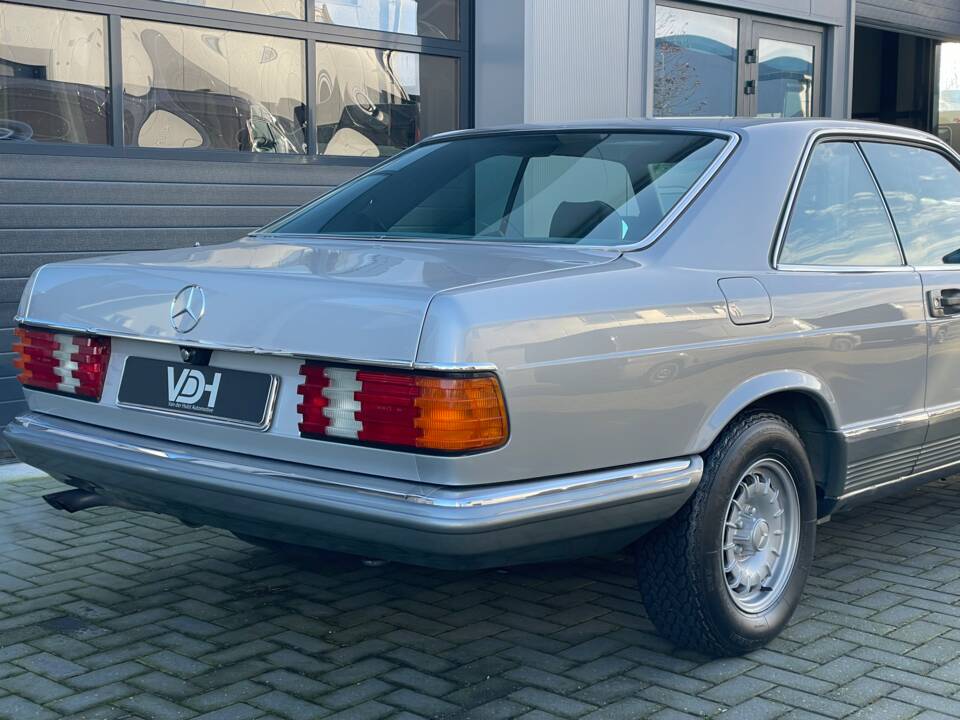 Bild 10/24 von Mercedes-Benz 380 SEC (1983)