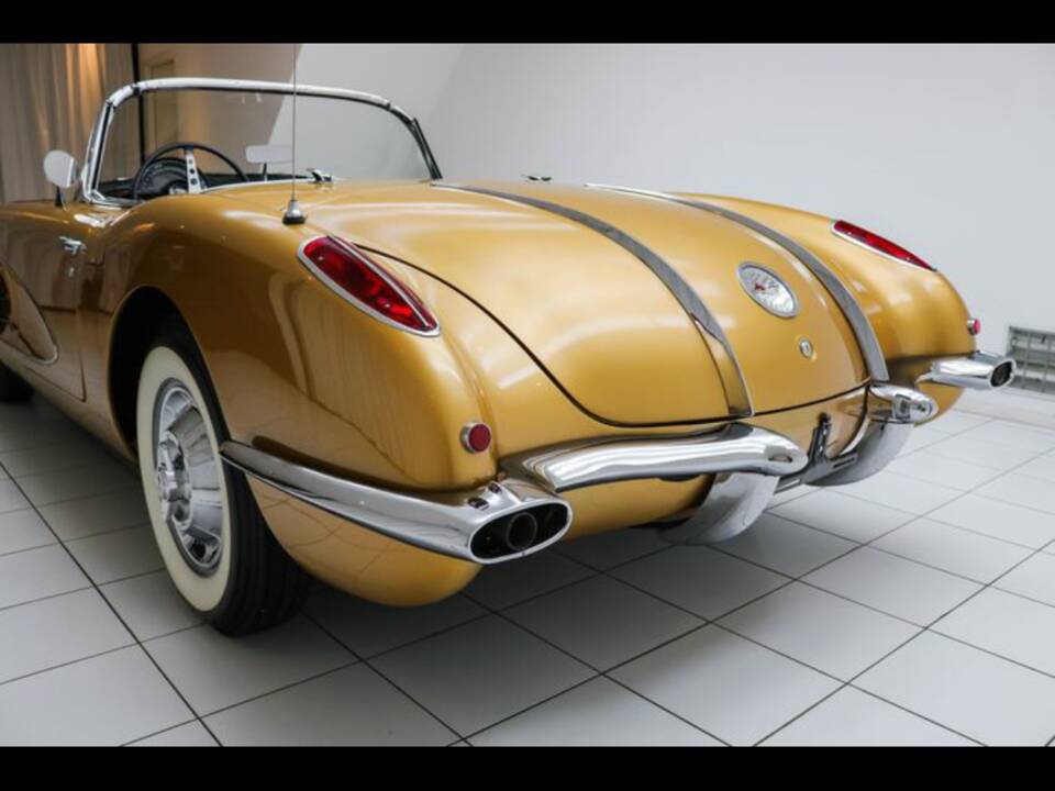 Image 58/100 of Chevrolet Corvette (1958)
