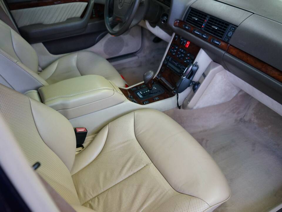 Immagine 15/36 di Mercedes-Benz S 500 L (1994)