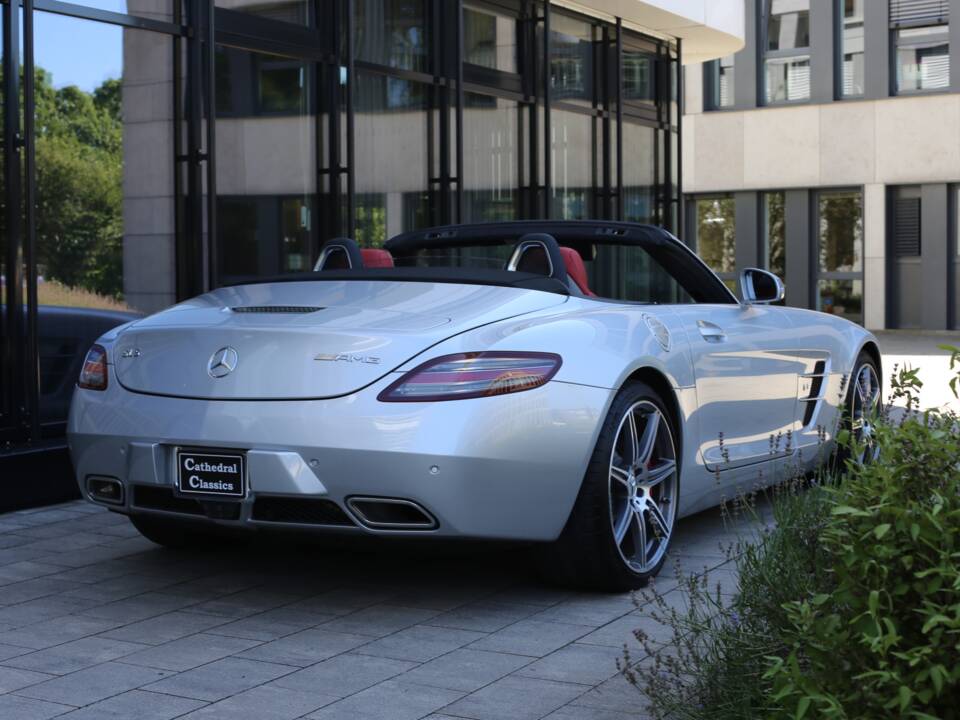 Image 73/75 of Mercedes-Benz SLS AMG Roadster (2012)