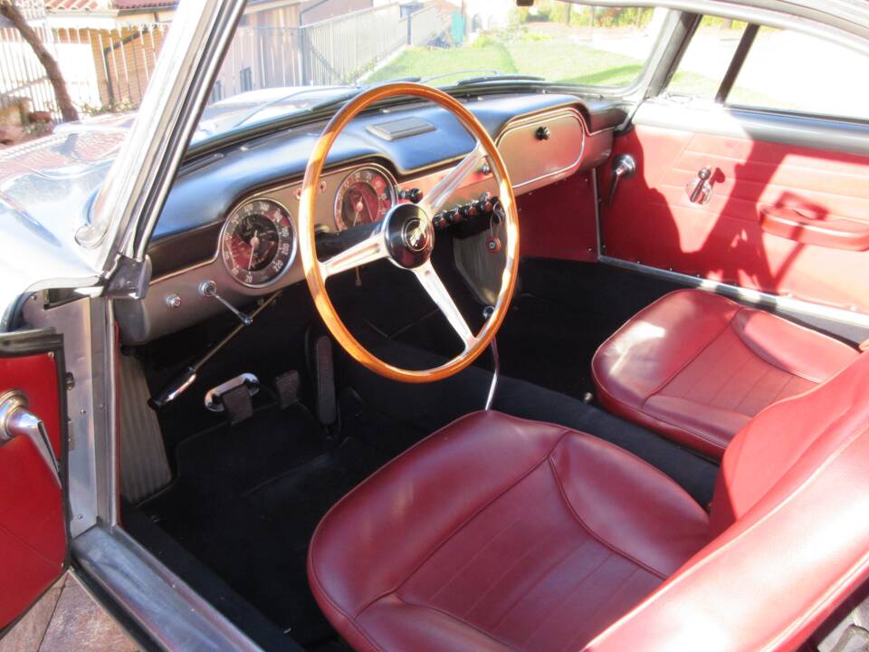 Imagen 11/25 de Lancia Flaminia GT Touring (1961)