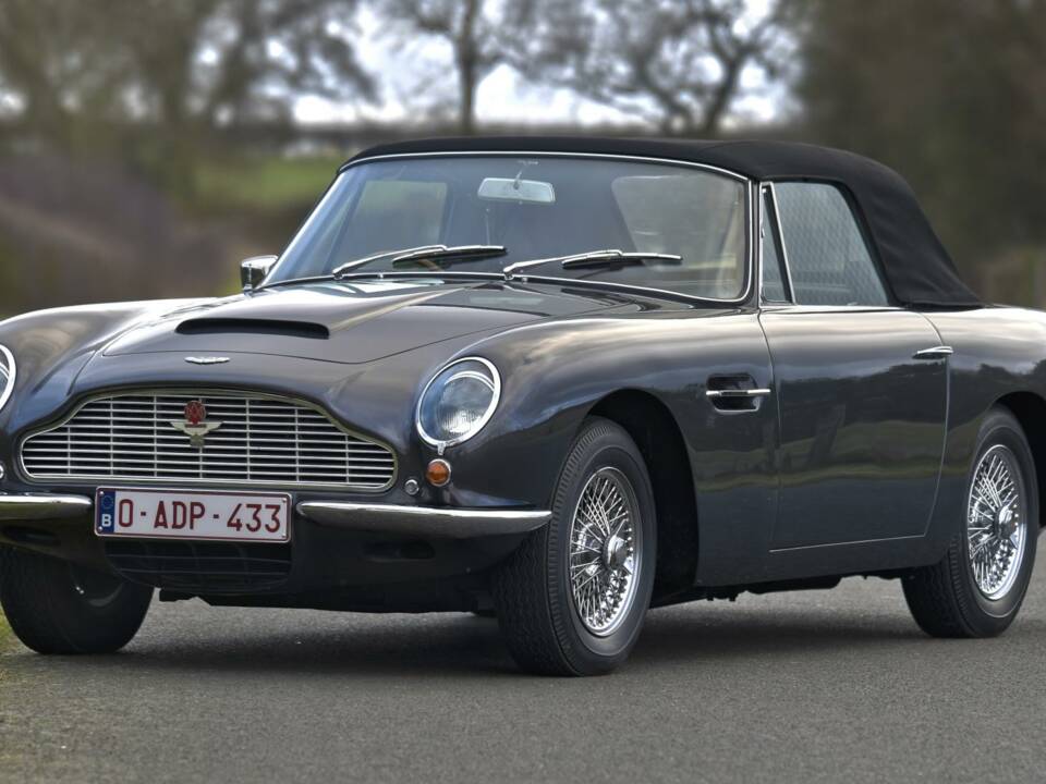 Bild 22/50 von Aston Martin DB 6 Vantage Volante (1969)