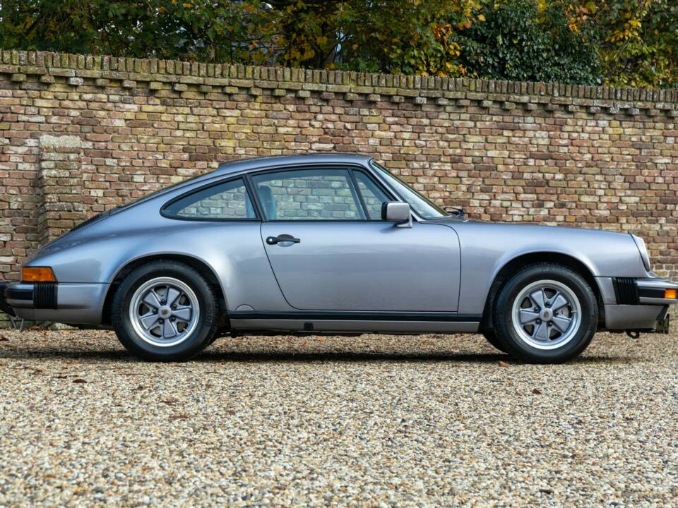 Immagine 45/50 di Porsche 911 Carrera 3.2 "25 years 911" (1988)