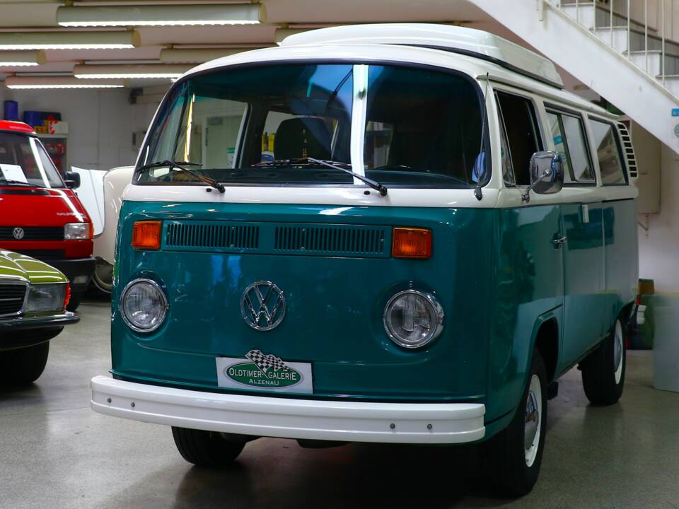 Bild 2/38 von Volkswagen T2b Camper (1974)