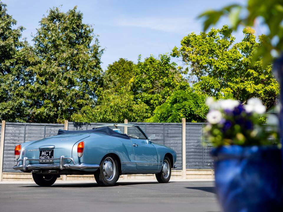 Image 23/50 of Volkswagen Karmann Ghia 1500 (1971)
