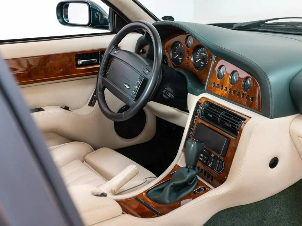 Image 20/37 de Aston Martin V8 Coupé (1999)