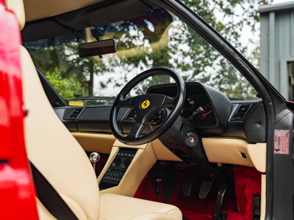 Image 47/62 de Ferrari 348 TB (1990)