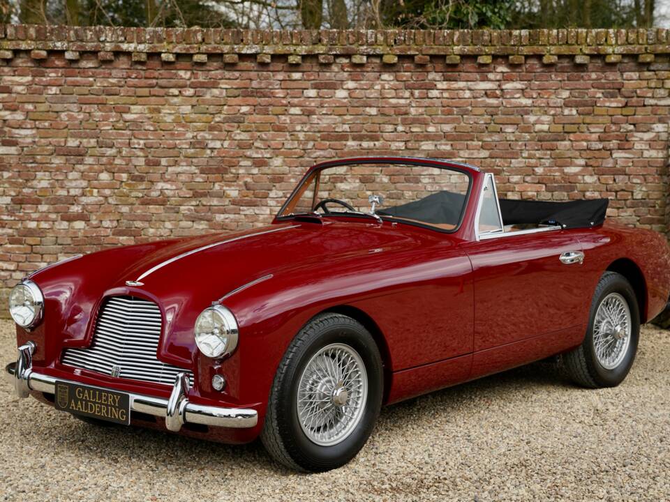 Immagine 1/16 di Aston Martin DB 2/4 Mk II DHC (1955)