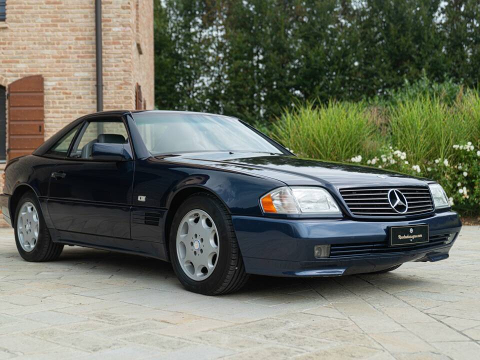 Image 2/50 de Mercedes-Benz SL 320 (1995)