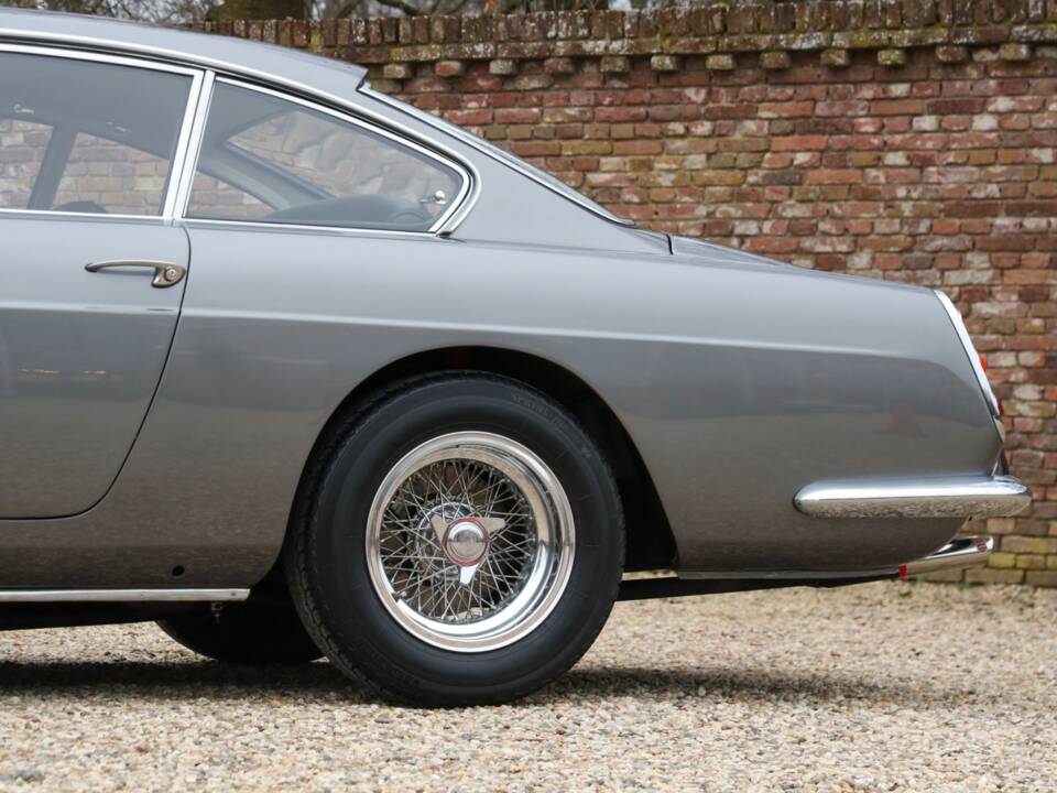 Image 32/50 of Ferrari 250 GT/E (1962)