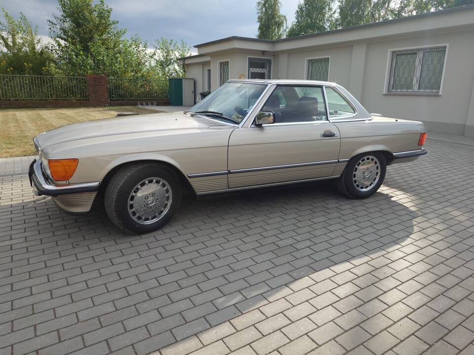 Image 4/43 de Mercedes-Benz 560 SL (1988)