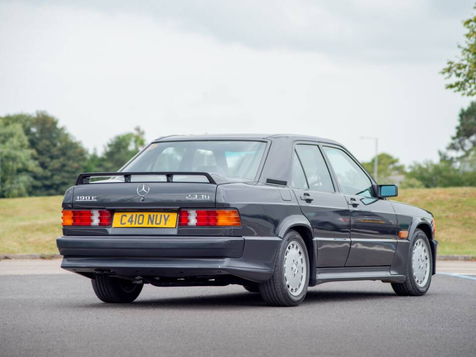 Bild 14/27 von Mercedes-Benz 190 E 2.3-16 (1985)