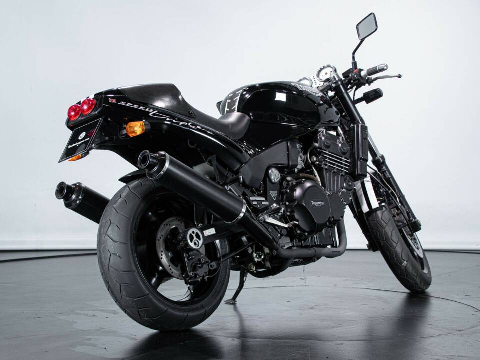 Bild 6/50 von Triumph Speed Triple (1995)