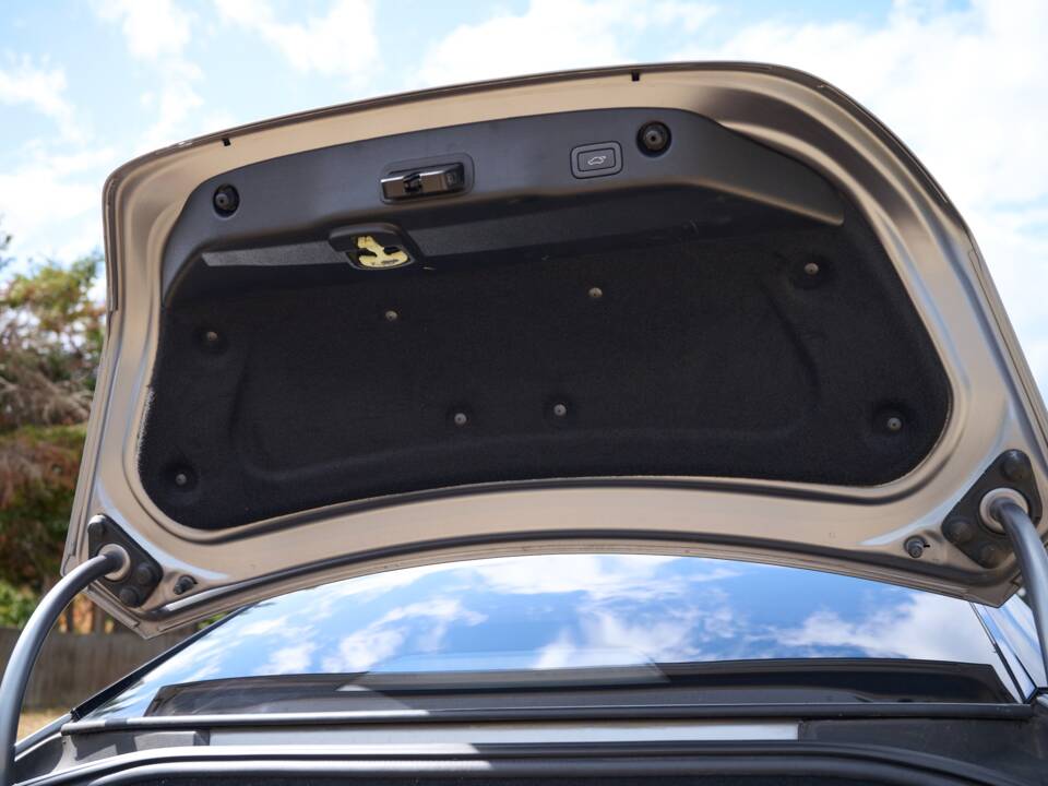Bild 28/50 von Jaguar XJ 5.0 (2010)