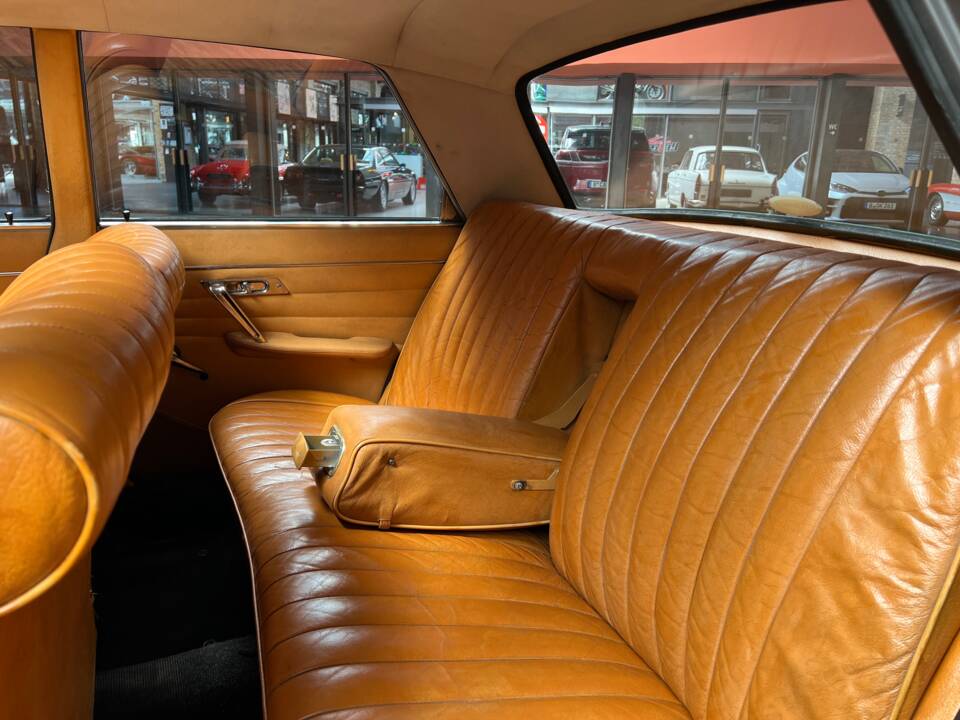Image 18/34 de Peugeot 404 (1962)