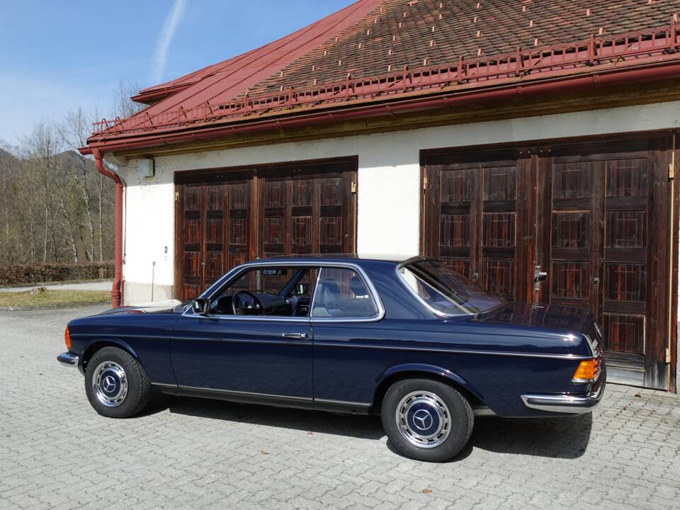 Bild 4/57 von Mercedes-Benz 230 CE (1980)