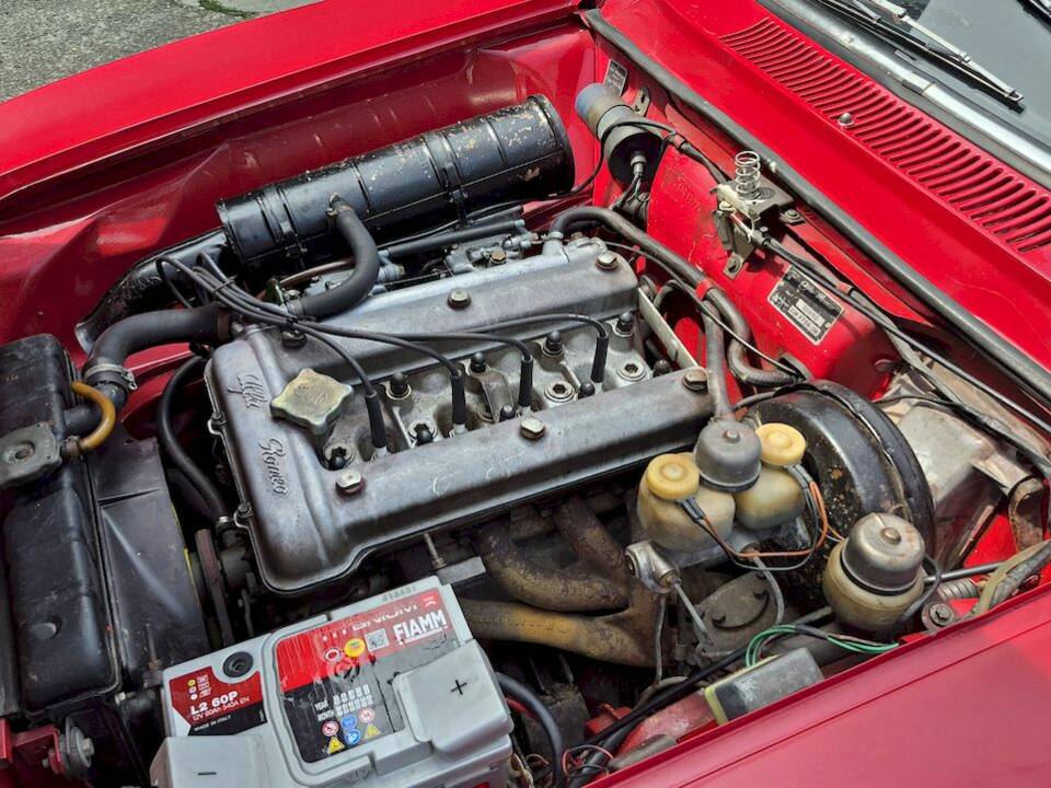 Image 39/50 de Alfa Romeo Giulia GT 1300 Junior (1971)