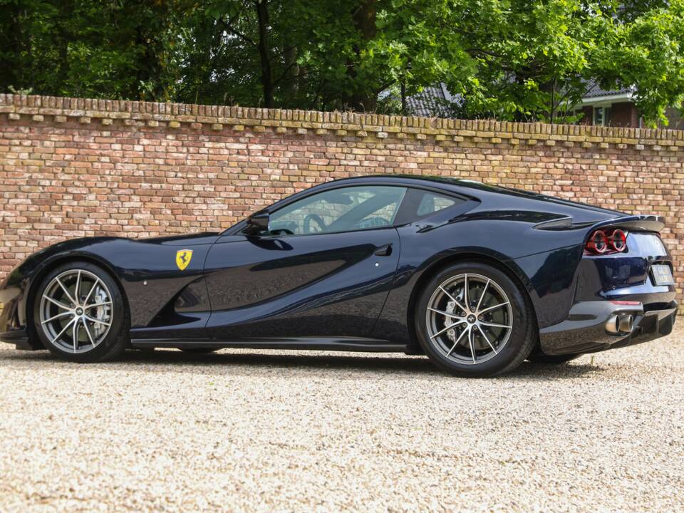 Image 45/50 of Ferrari 812 Superfast (2020)