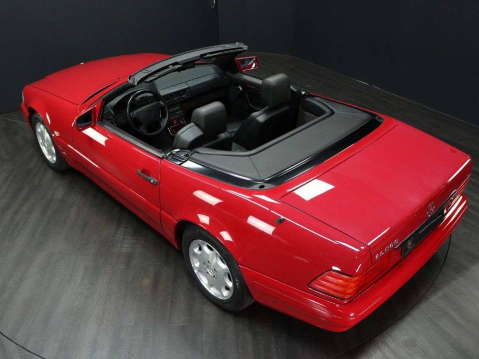 Image 23/30 of Mercedes-Benz SL 500 (1997)