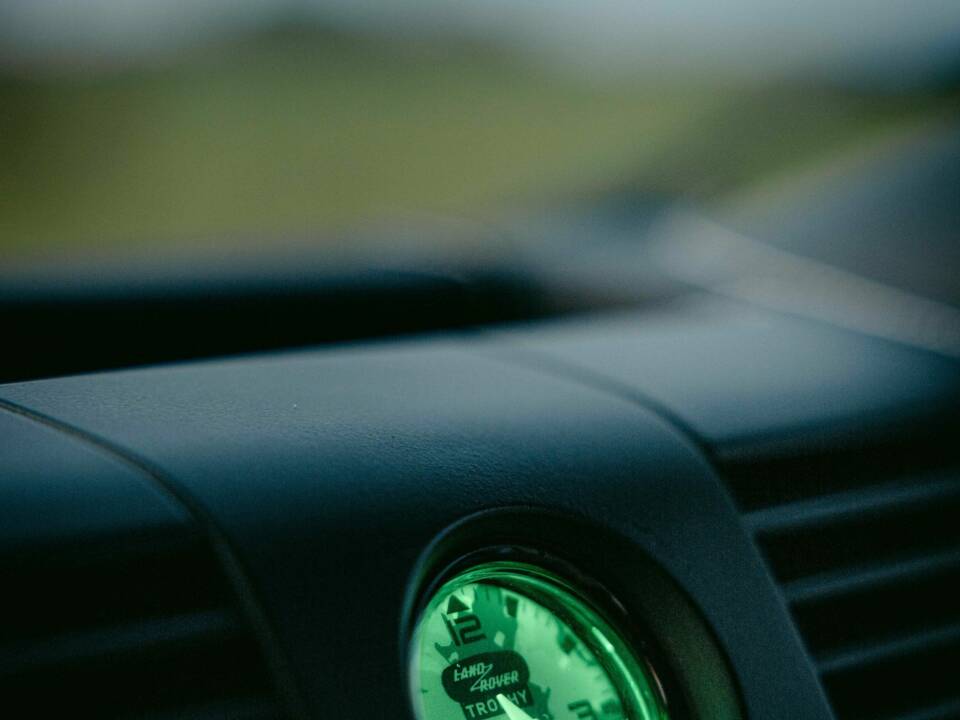 Bild 37/42 von Land Rover Defender Works V8 Trophy (2012)