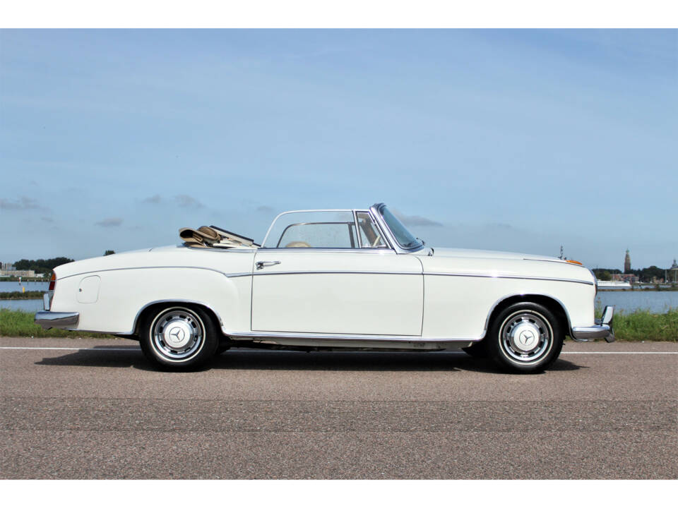 Image 29/35 of Mercedes-Benz 220 SE Cabriolet (1959)