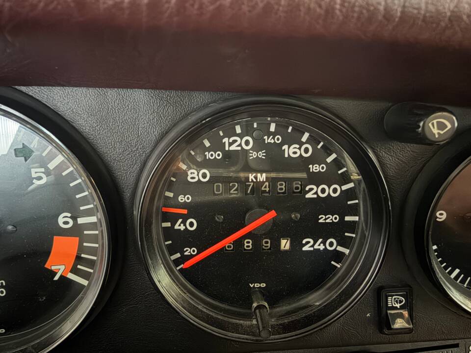 Image 13/18 de Porsche 911 SC 3.0 (1983)