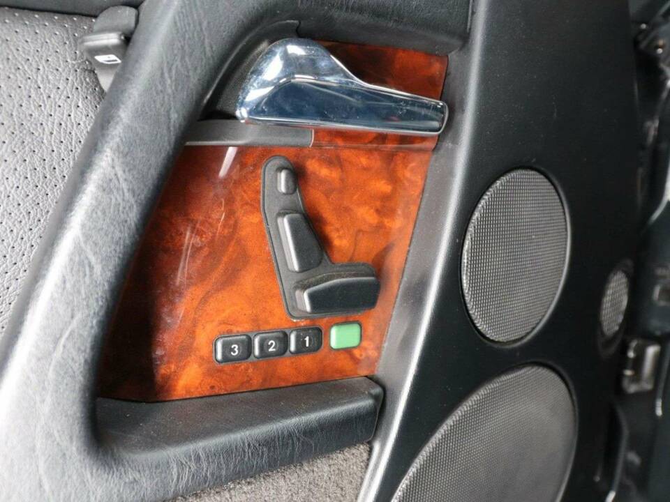 Bild 10/50 von Mercedes-Benz 500 SL (1991)