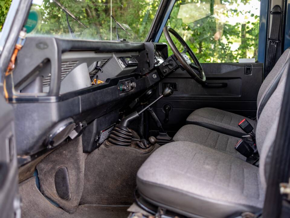 Image 41/50 of Land Rover 110 (1988)