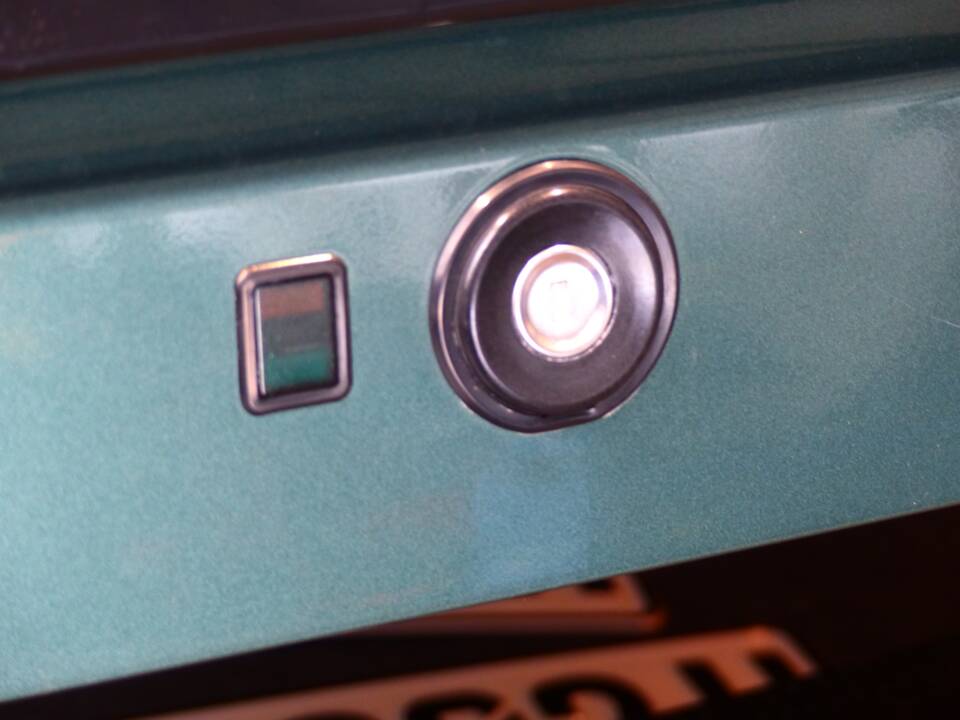 Bild 74/74 von Mercedes-Benz C 280 (1993)