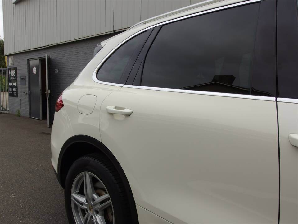 Bild 27/99 von Porsche Cayenne S (2010)