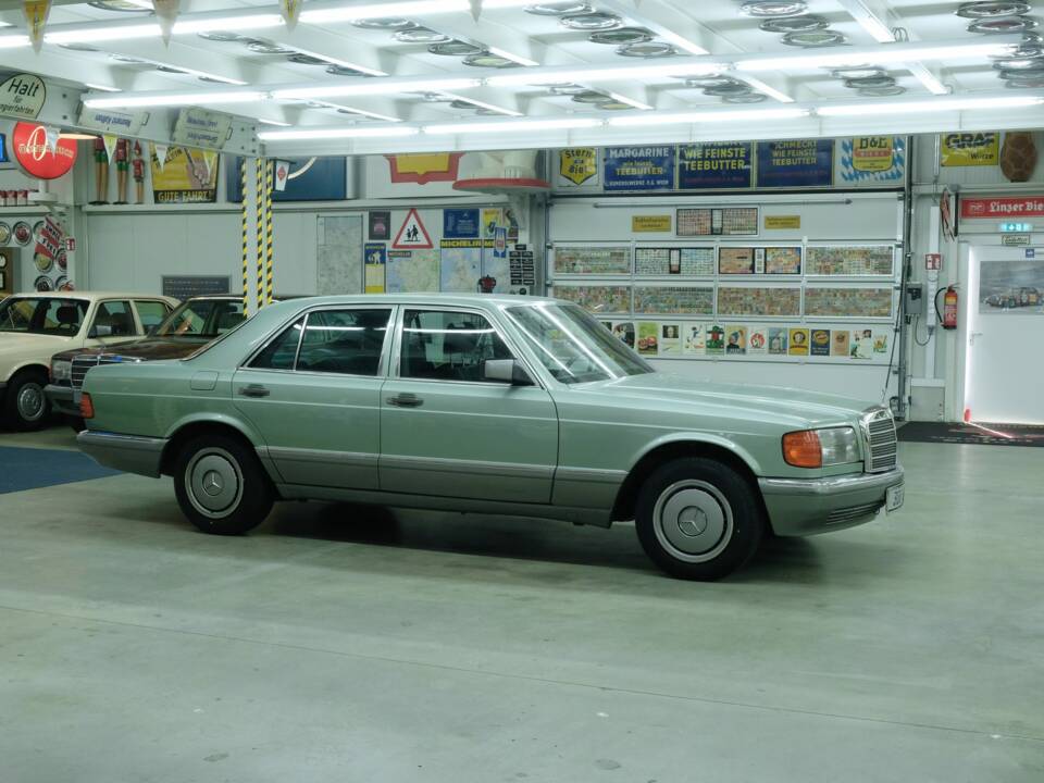 Bild 44/50 von Mercedes-Benz 300 SE (1986)