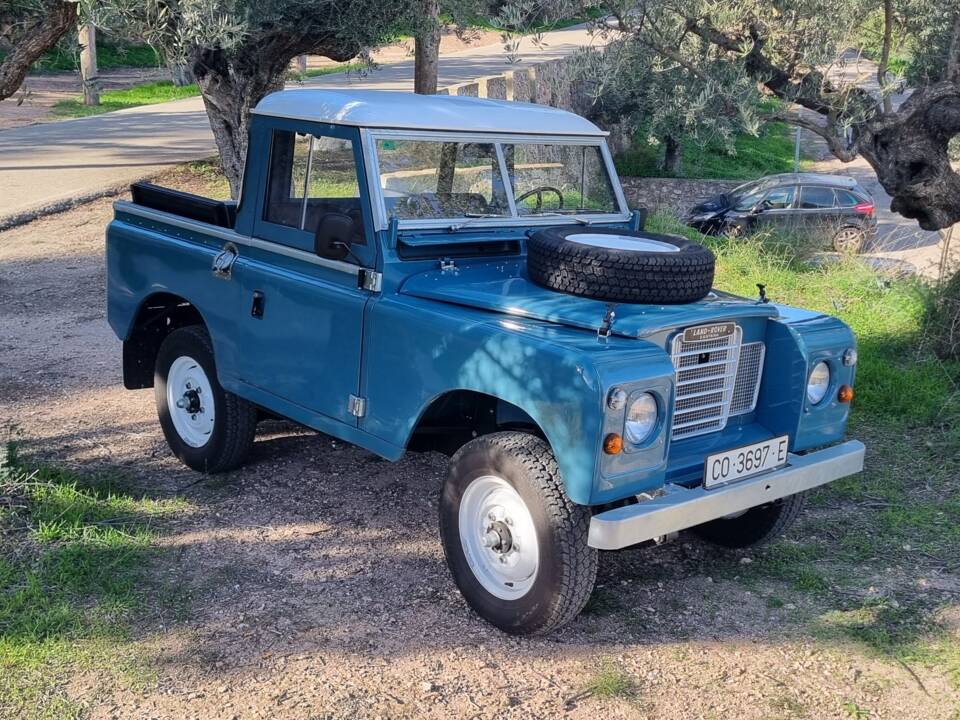 Bild 4/35 von Land Rover 88 (1976)