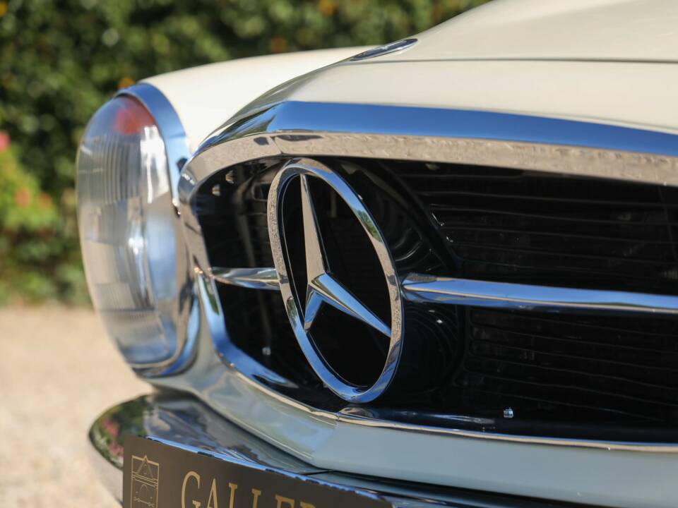 Image 45/50 of Mercedes-Benz 250 SL (1967)