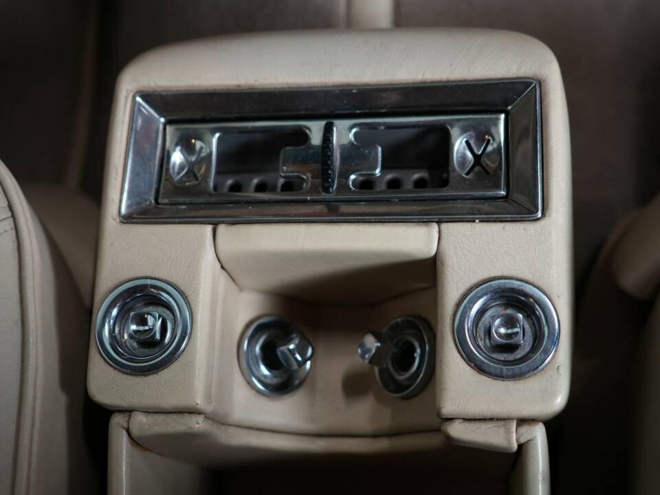 Image 28/48 of Rolls-Royce Silver Spirit (1983)