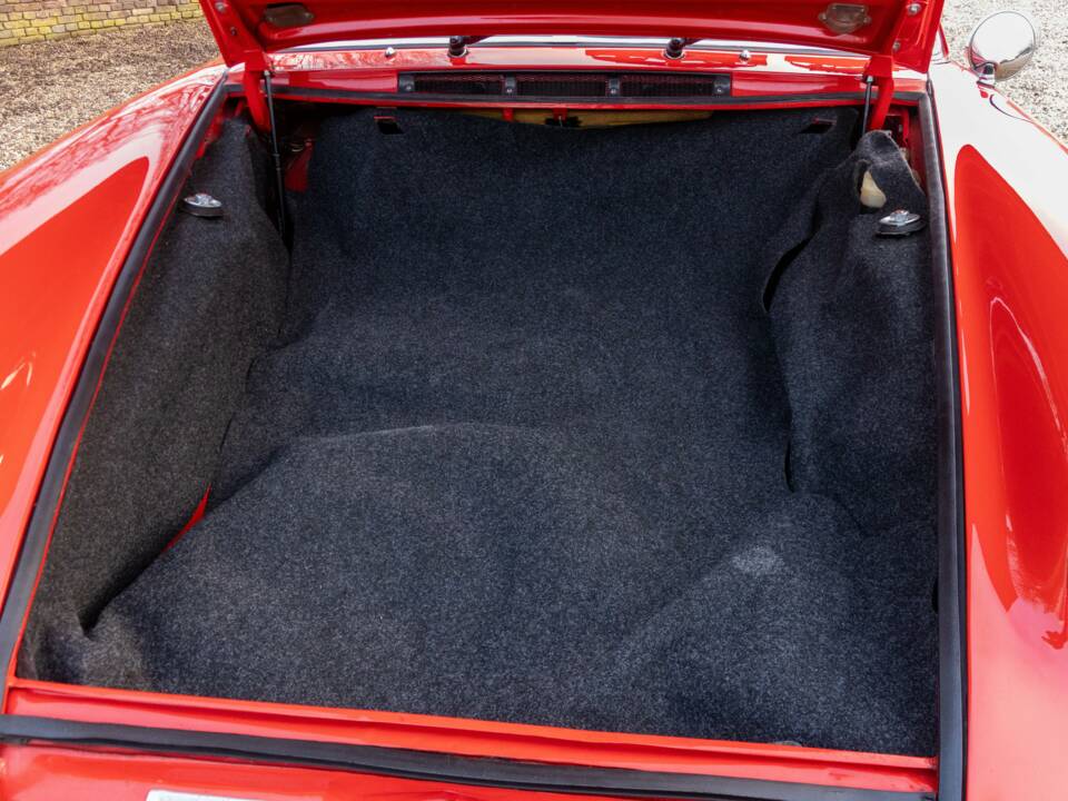 Image 26/50 of Porsche 912 (1968)