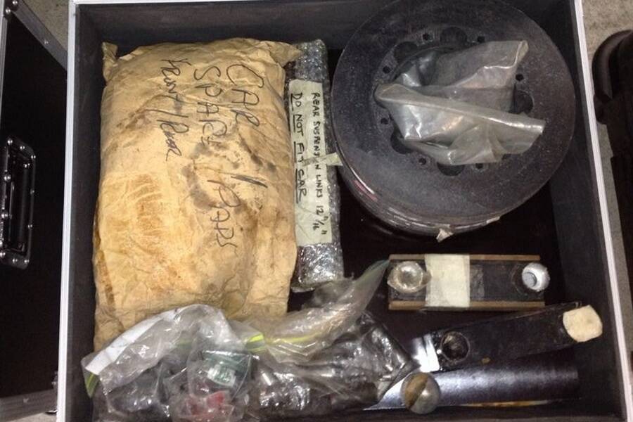 Bild 23/28 von Tyrrell 017 (1988)