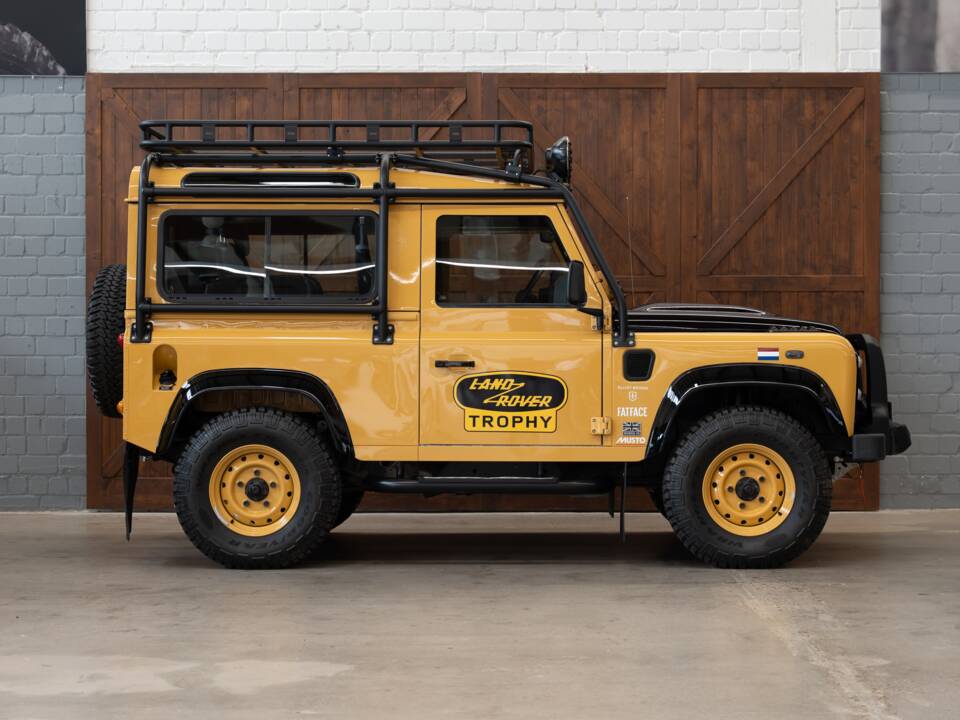 Image 12/47 of Land Rover Defender 90 Works V8 (2013)