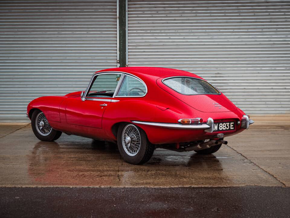 Image 21/46 of Jaguar E-Type (2+2) (1966)