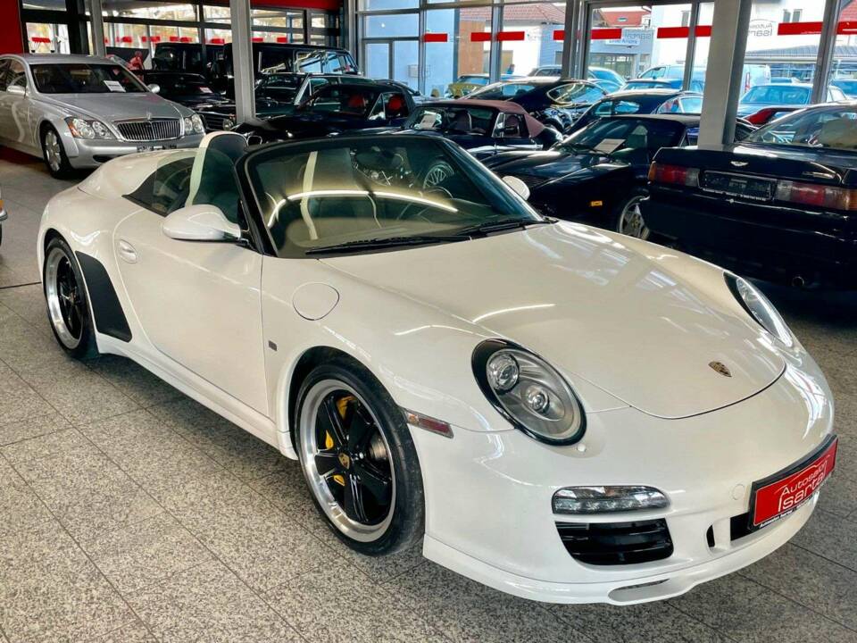 Image 4/20 of Porsche 911 Carrera 4 GTS (2011)