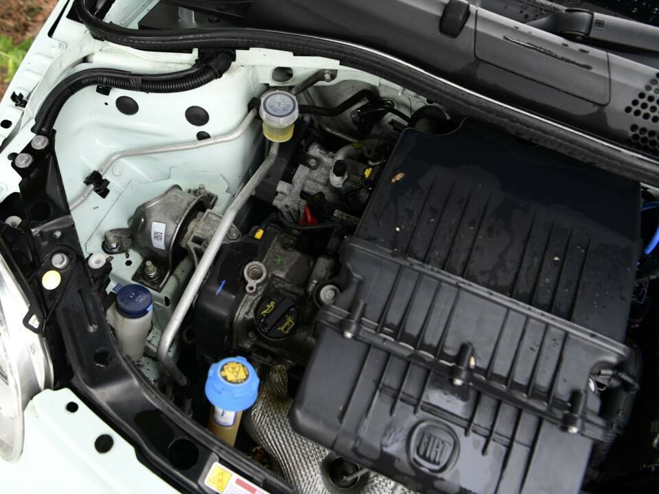 Image 39/45 of FIAT 500 C (2015)