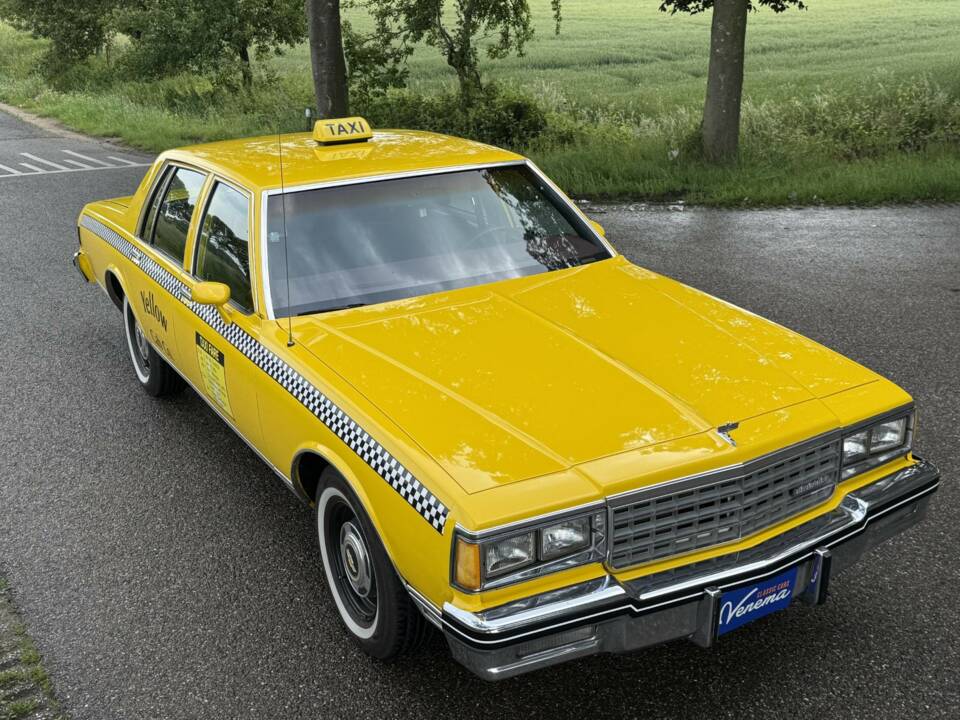 Image 10/22 of Chevrolet Caprice Classic (1985)