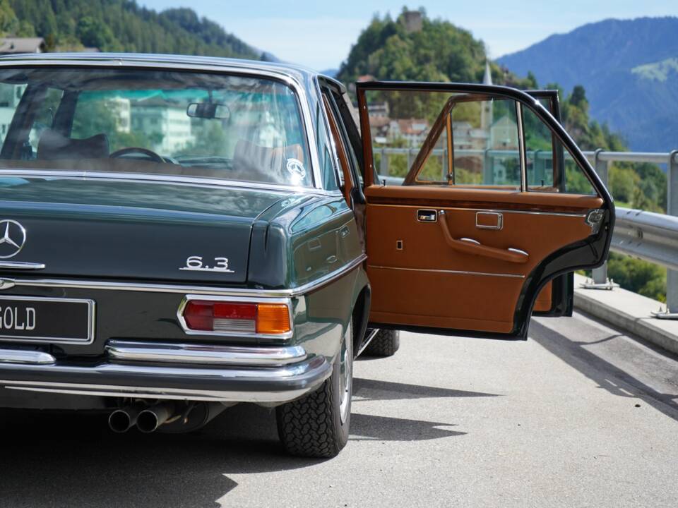 Image 35/39 of Mercedes-Benz 300 SEL 6.3 (1970)