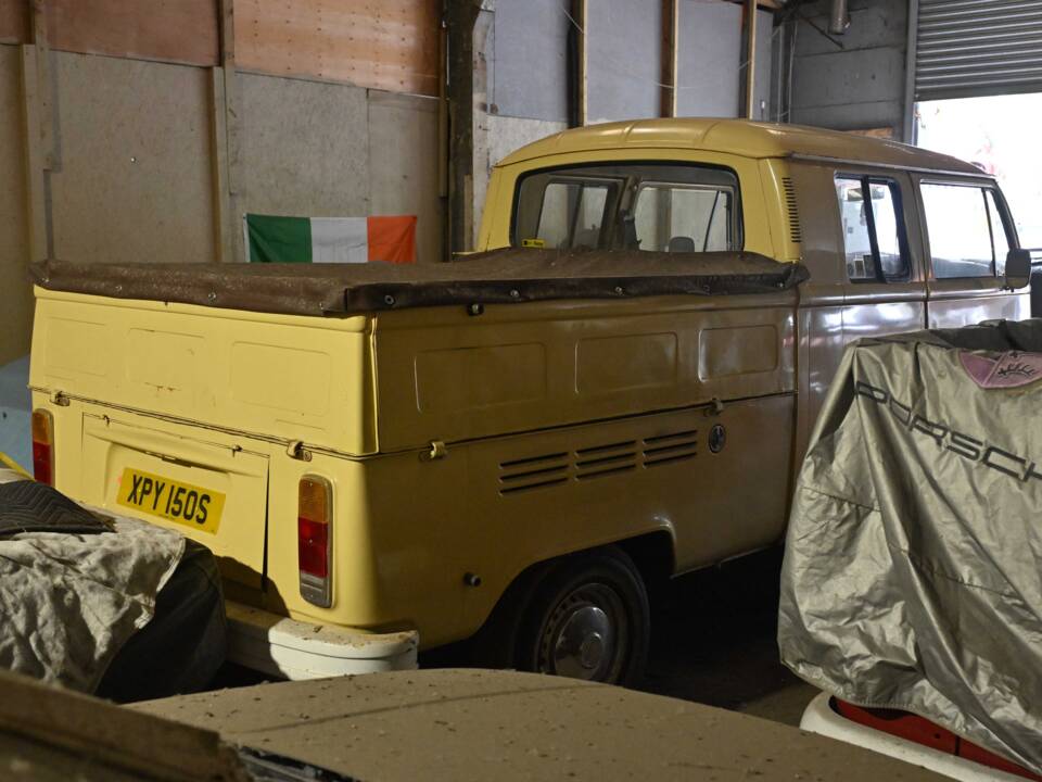 Image 3/23 of Volkswagen T2b Pickup Double Cabin (1978)